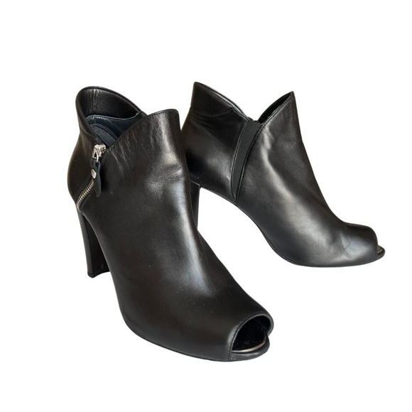Stuart Weitzman Black Nappa Leather "Jump" Peep-Toe Bootie Size 10 Includes Box - Picture 1 of 11